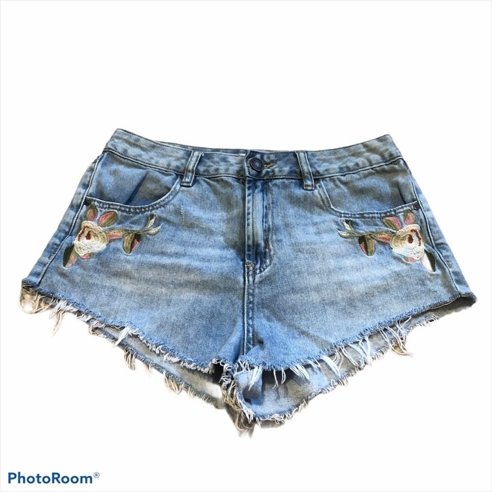 Refuge Denim Shorts Women’s 6 Frayed Embroidered Cheeky Boho Festival Summer